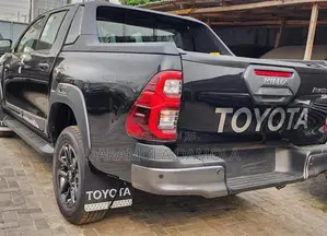 New Toyota Hilux 2026 Black