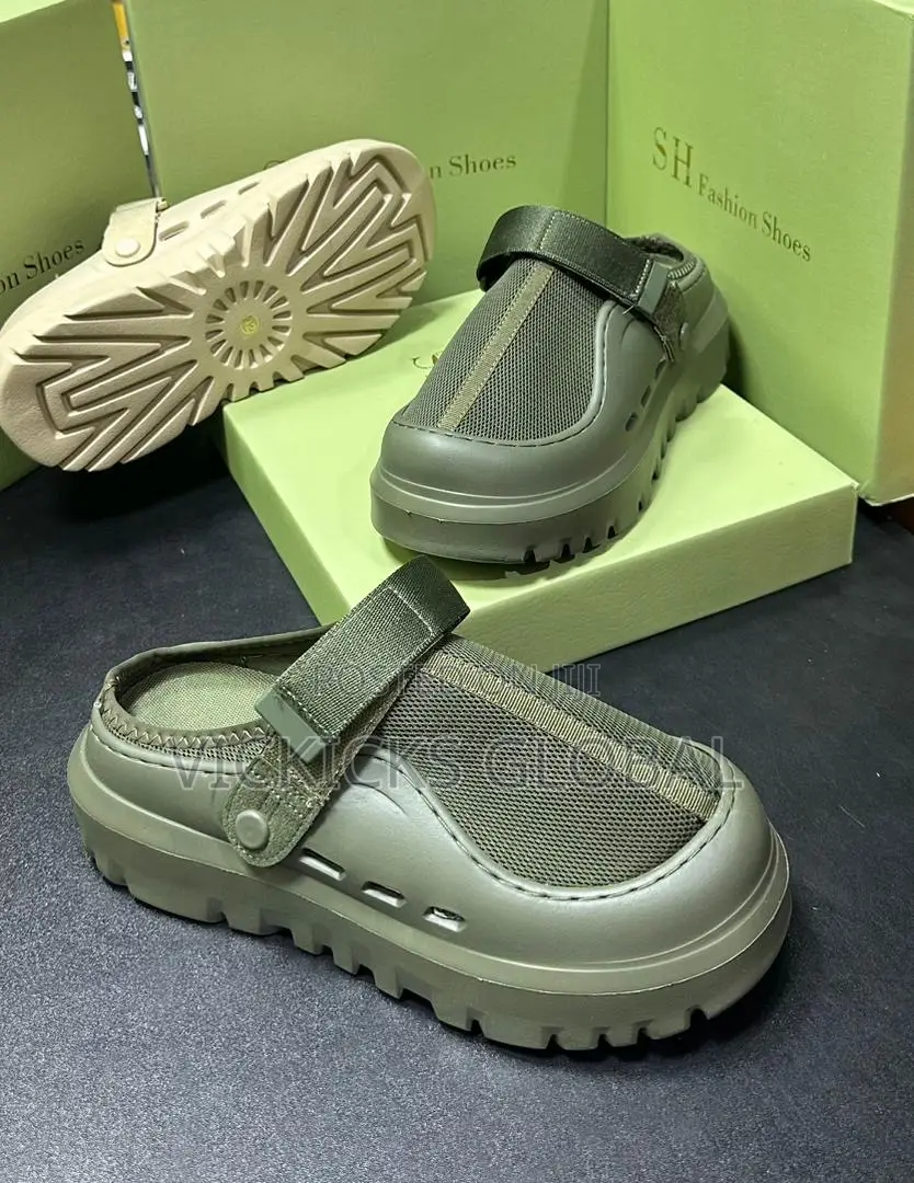 UGG Unisex Crocs