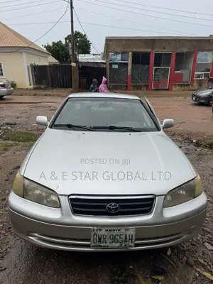 Toyota Camry LE 4dr Sedan (2.2L 4cyl 4A) 2001 Silver
