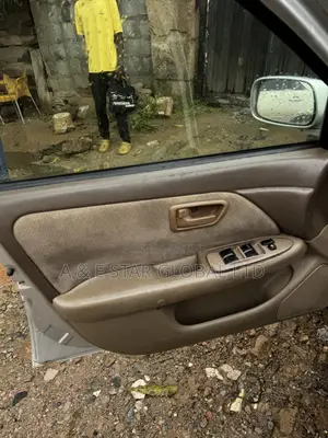 Toyota Camry LE 4dr Sedan (2.2L 4cyl 4A) 2001 Silver