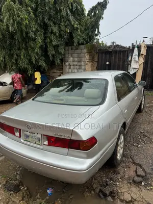 Toyota Camry LE 4dr Sedan (2.2L 4cyl 4A) 2001 Silver