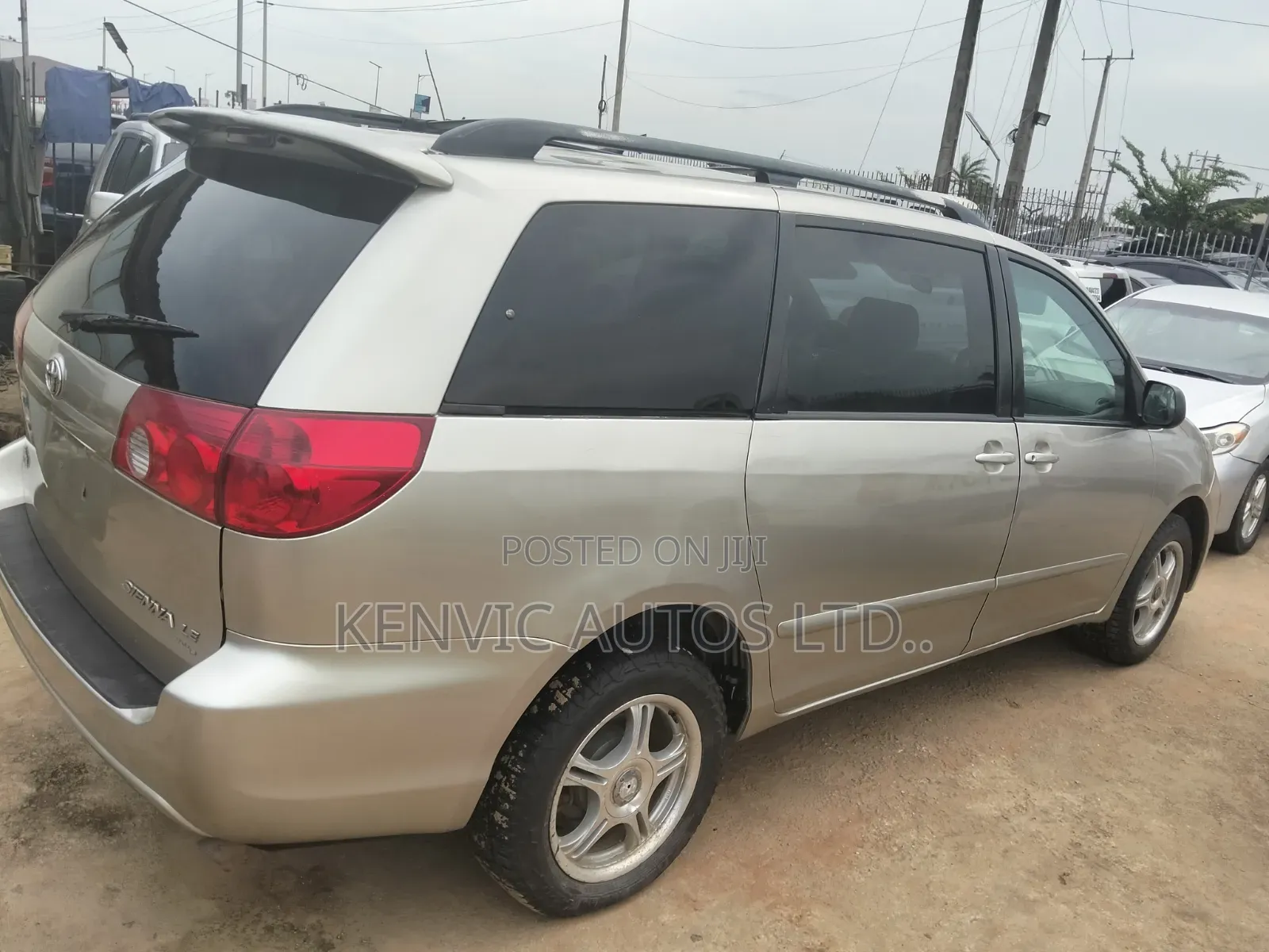 Toyota Sienna 2006 Gold