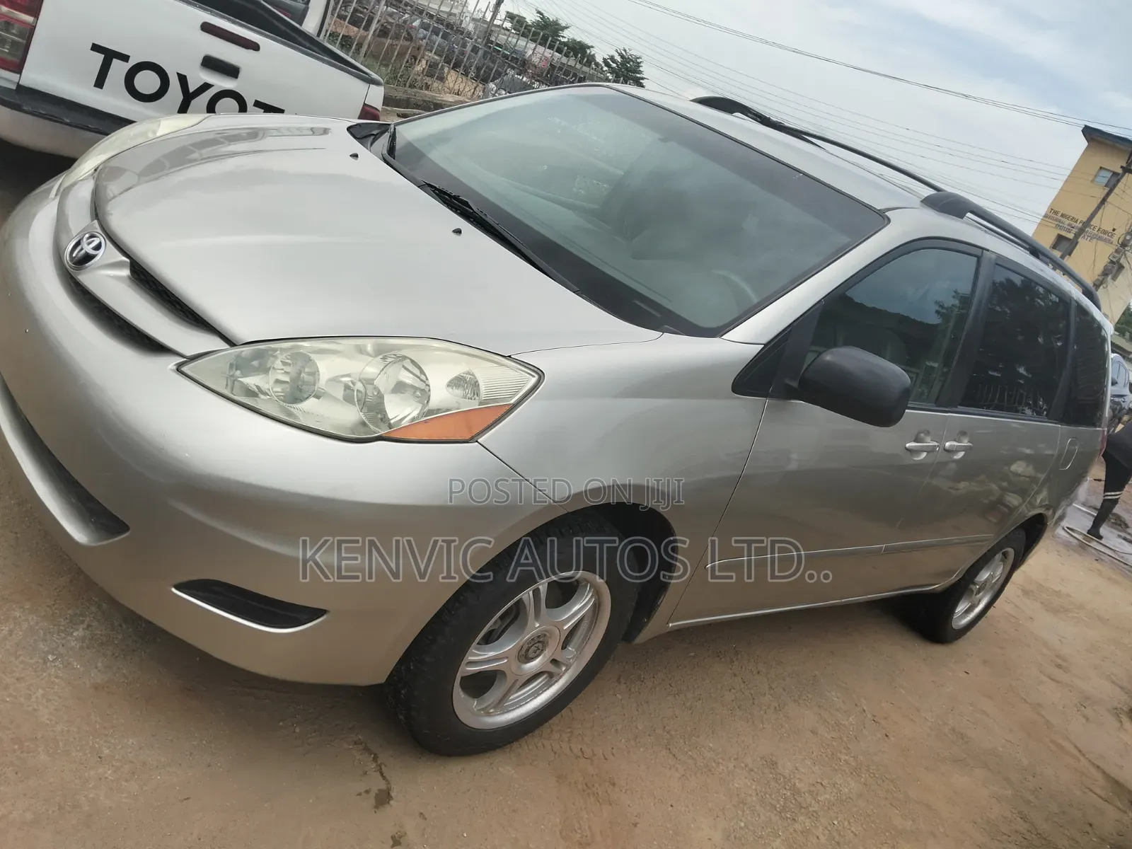 Toyota Sienna 2006 Gold