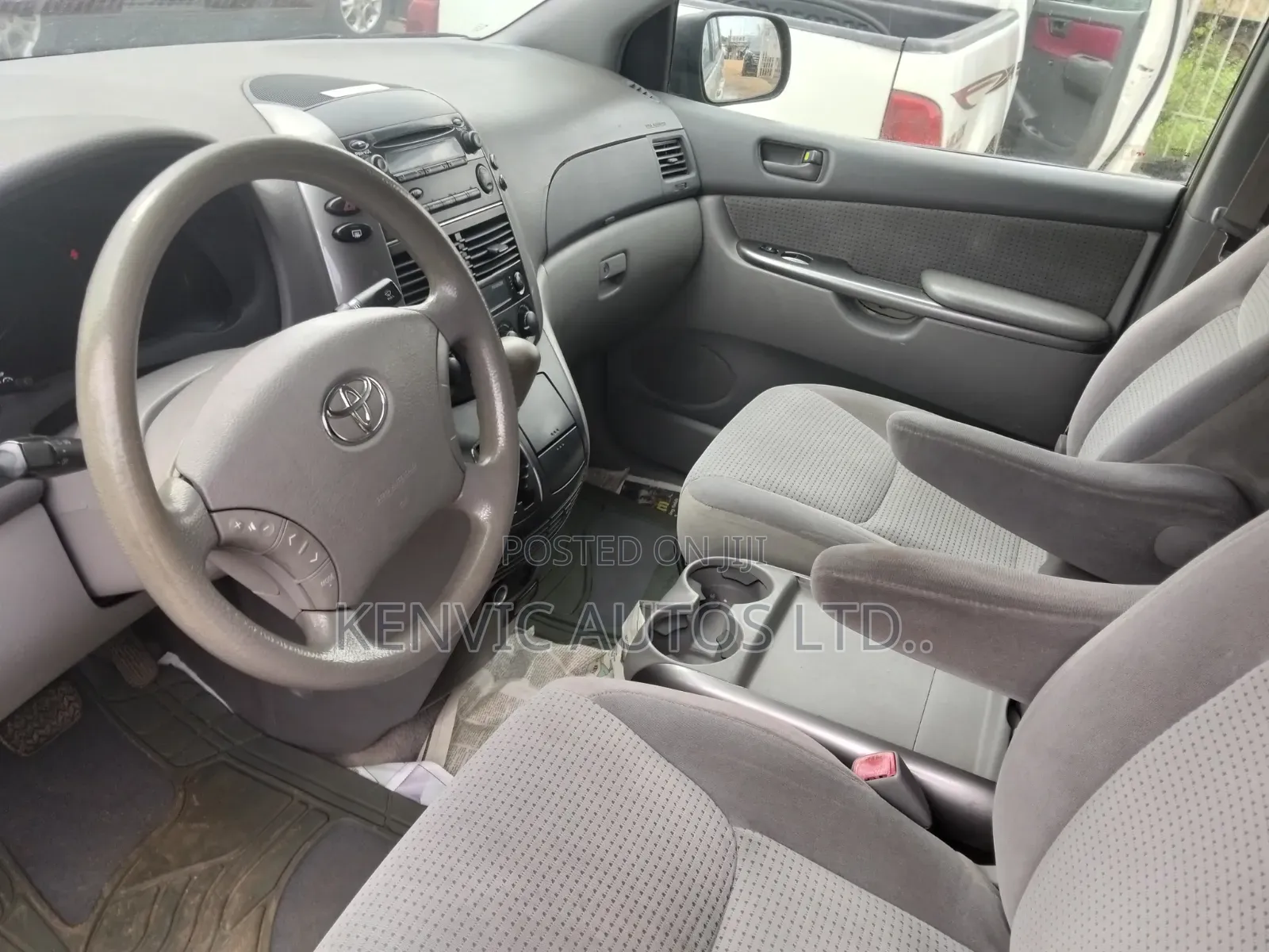 Toyota Sienna 2006 Gold