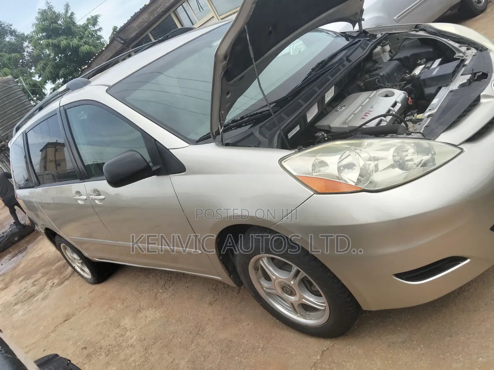 Toyota Sienna 2006 Gold