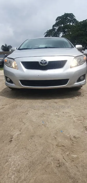 Toyota Corolla 2010 Silver
