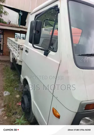 Volkswagen LT 2000 White