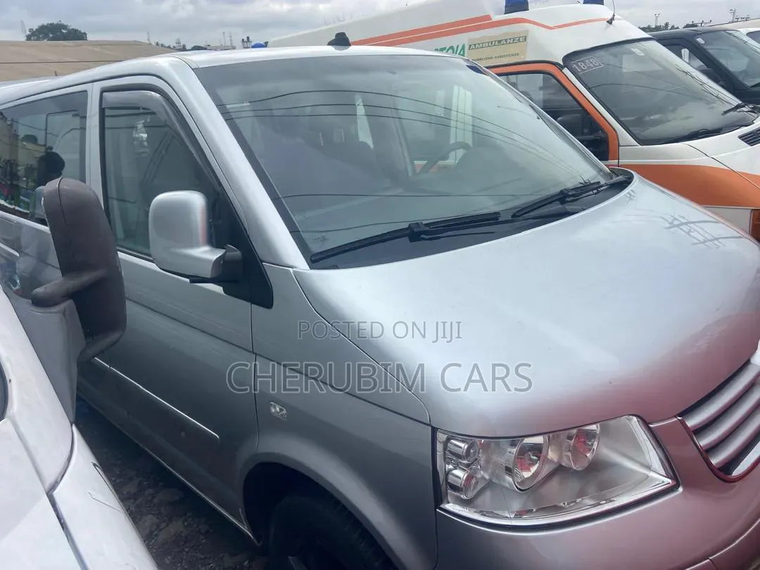 Volkswagen Transporter 2012 Grey