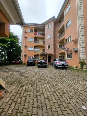 3bdrm Block of Flats in Utako Abuja for rent
