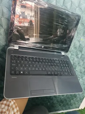 Laptop HP 15 4GB Intel Xeon SSHD (Hybrid) 320GB