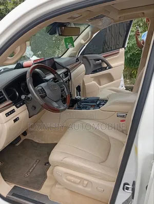 Lexus LX 2017 White