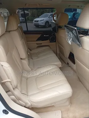 Lexus LX 2017 White