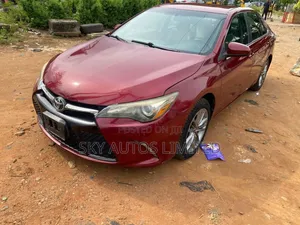 Toyota Camry SE 4dr Sedan (2.5L 4cyl 6A) 2015 Red