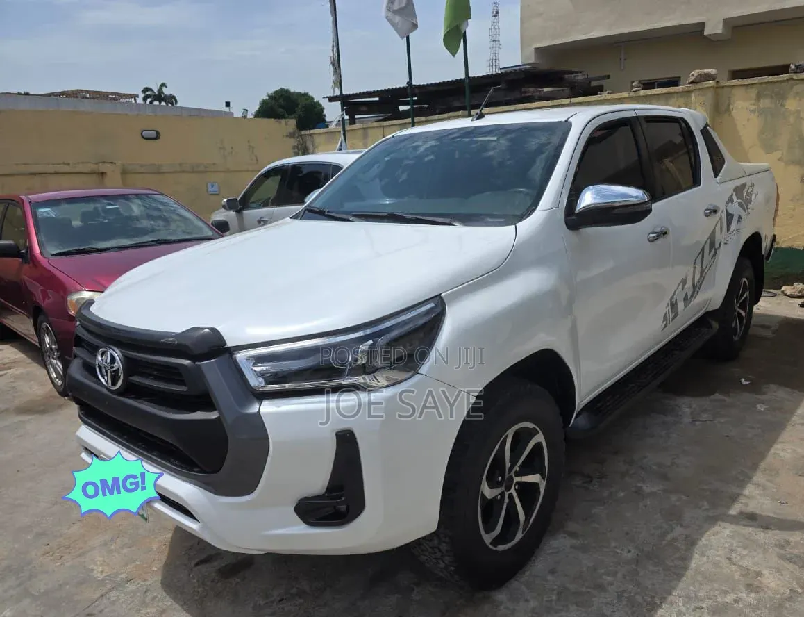 Toyota Hilux 2020 White