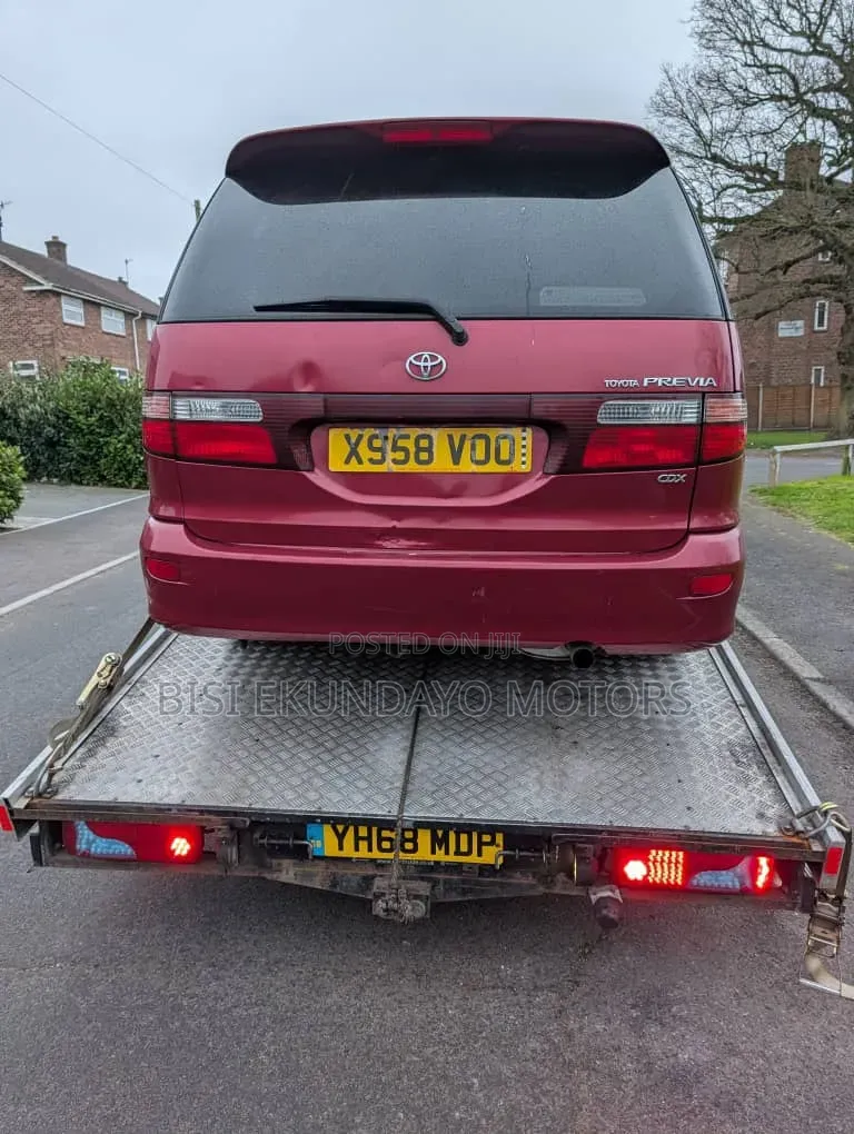 Toyota Previa 2003 Red