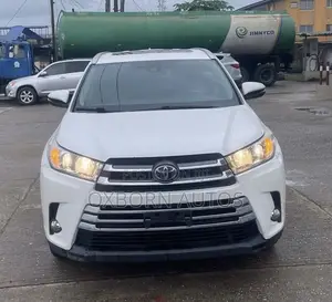 Toyota Highlander XLE 2019 White