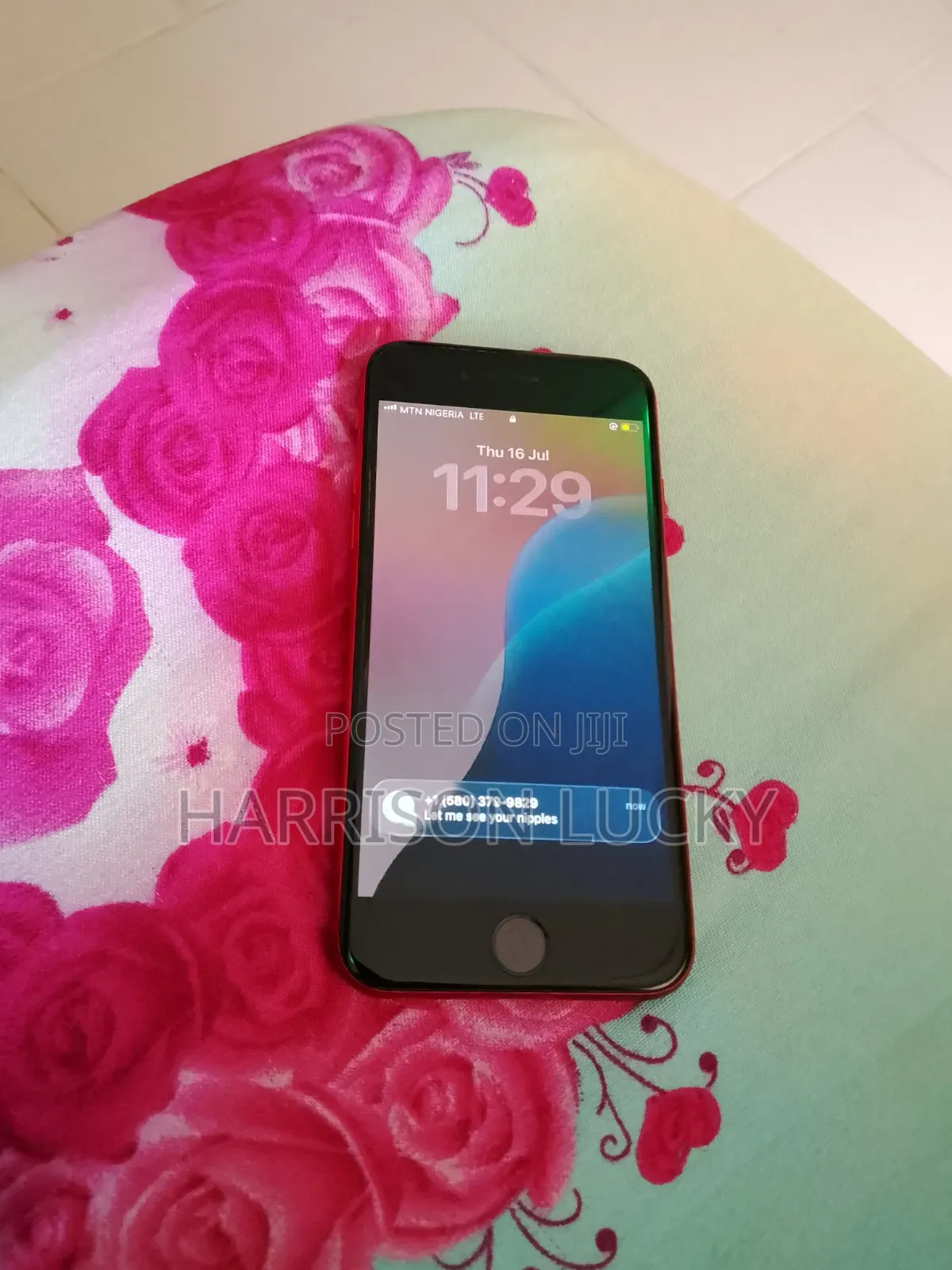 Apple iPhone SE 64 GB Red