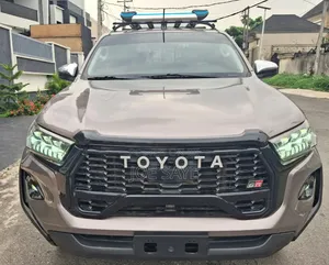 Toyota Hilux 2017 Brown