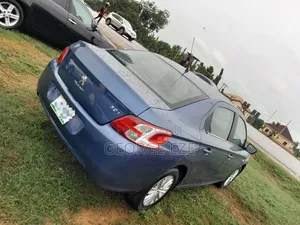 Peugeot 301 2015 Blue