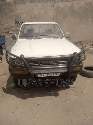 Toyota Hilux 1998 White