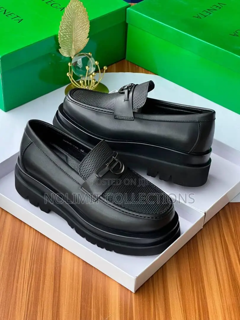 Textured Leather Derby Shoe With Platform Soles