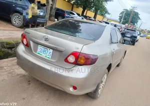 Toyota Corolla 2010 Gold