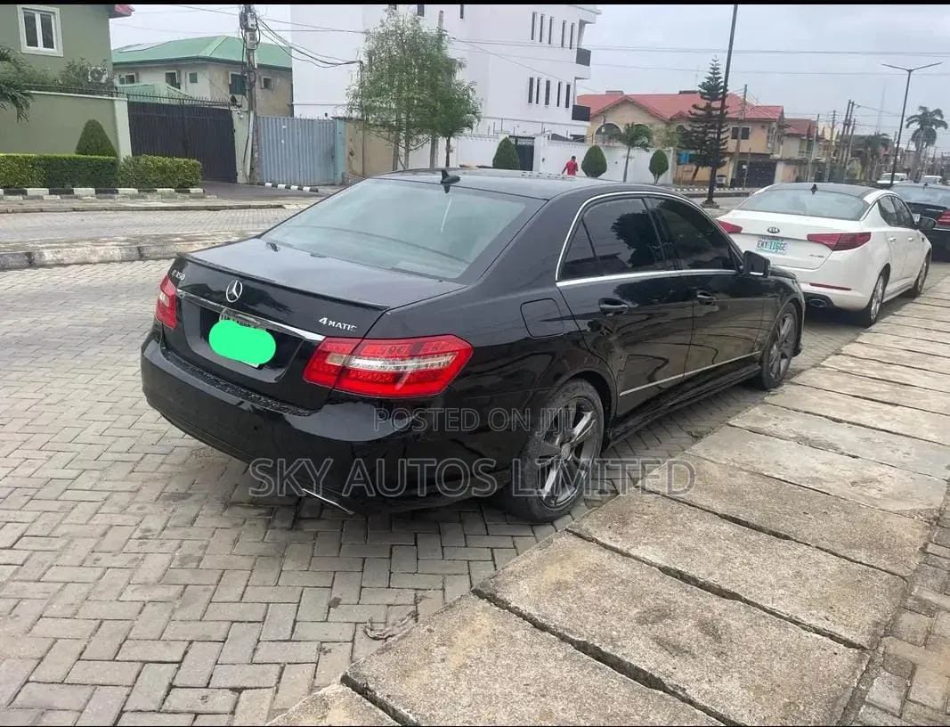 Mercedes-Benz E350 2011 Black