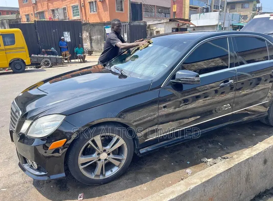 Mercedes-Benz E350 2011 Black