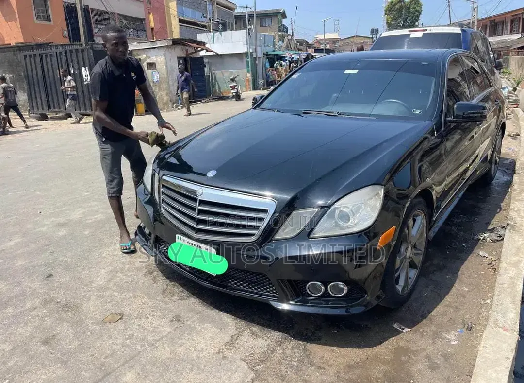 Mercedes-Benz E350 2011 Black