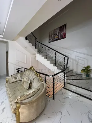 4bdrm Duplex in Chevron for rent