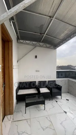 4bdrm Duplex in Chevron for rent