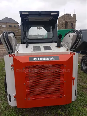 Compact Skid Steer Loader S650