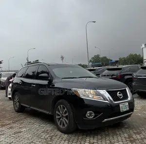 Nissan Pathfinder Platinum 4x4 2018 Black