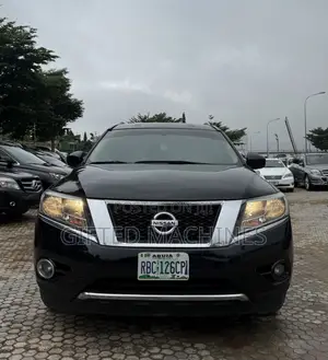Nissan Pathfinder Platinum 4x4 2018 Black