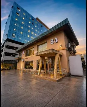 Prime Commercial Building Good for Many Businesses on 720sqm Vi