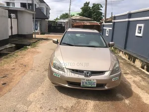Honda Accord 2005 Gold