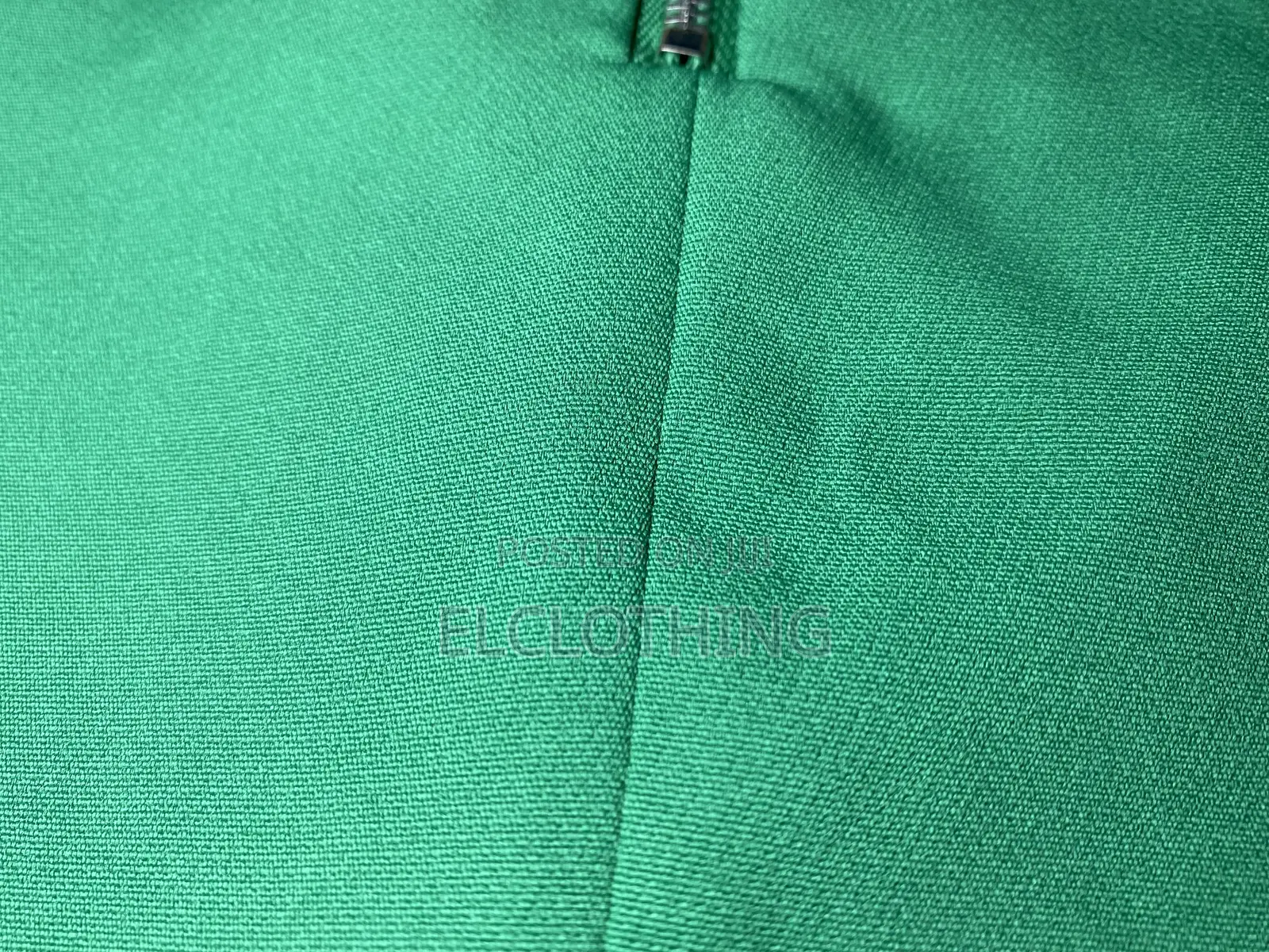 Round Neck Short Gown With Zip