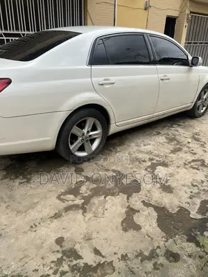 Toyota Avalon 2006 White