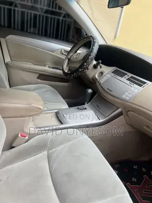 Toyota Avalon 2006 White