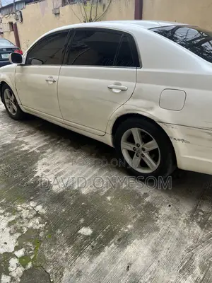 Toyota Avalon 2006 White