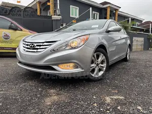 Hyundai Sonata SE Sedan FWD (2.4L 4cyl 6A) 2011 Silver