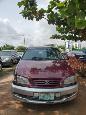 Toyota Picnic 2.0 FWD 2002 Maroon