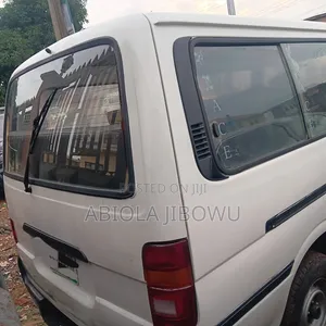 Toyota HiAce 1996 White