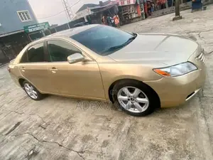 Toyota Camry 2008 Gold