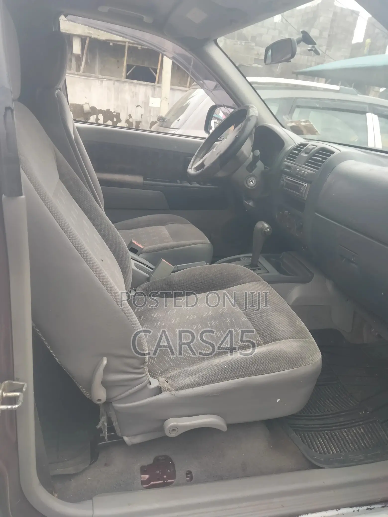 Isuzu D-MAX 2004 White