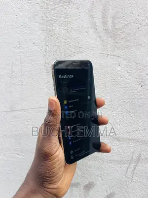 Apple iPhone X 64 GB White