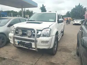 Isuzu D-MAX 2004 White