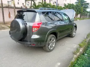 Toyota RAV4 2.0 D-4D 4x4 Executive 2005 Brown