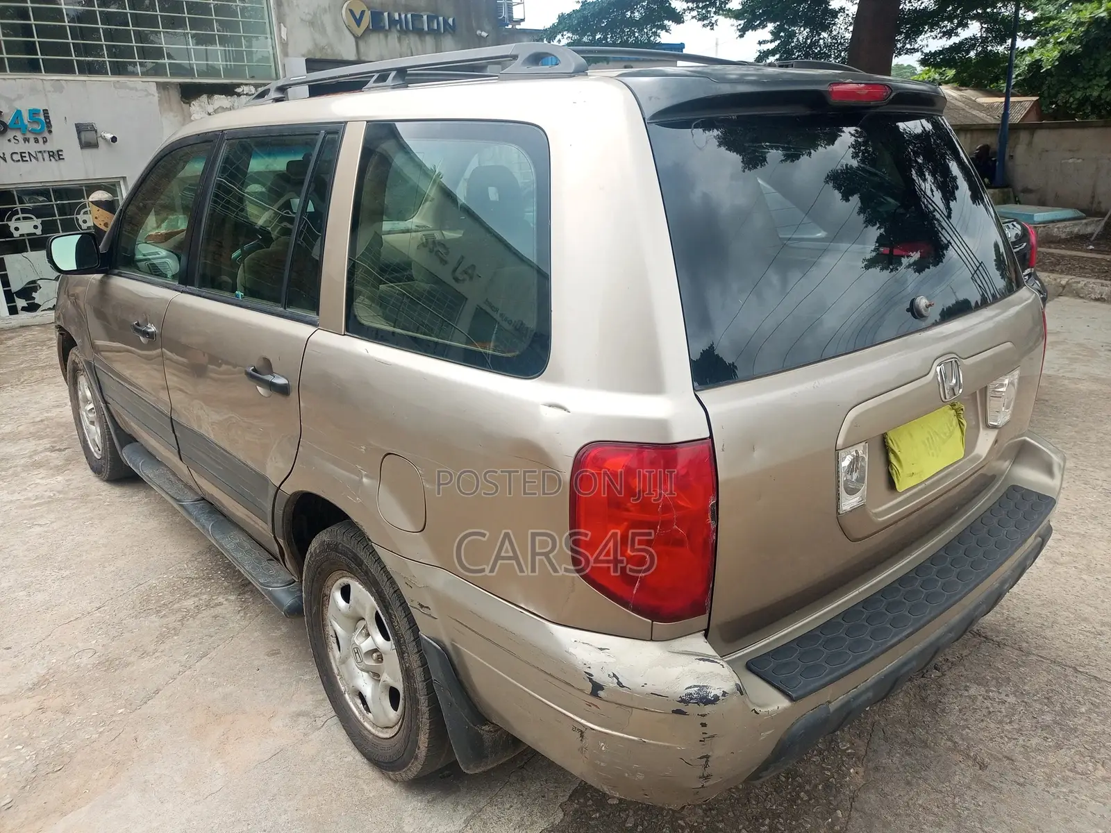 Honda Pilot 2004 Gold