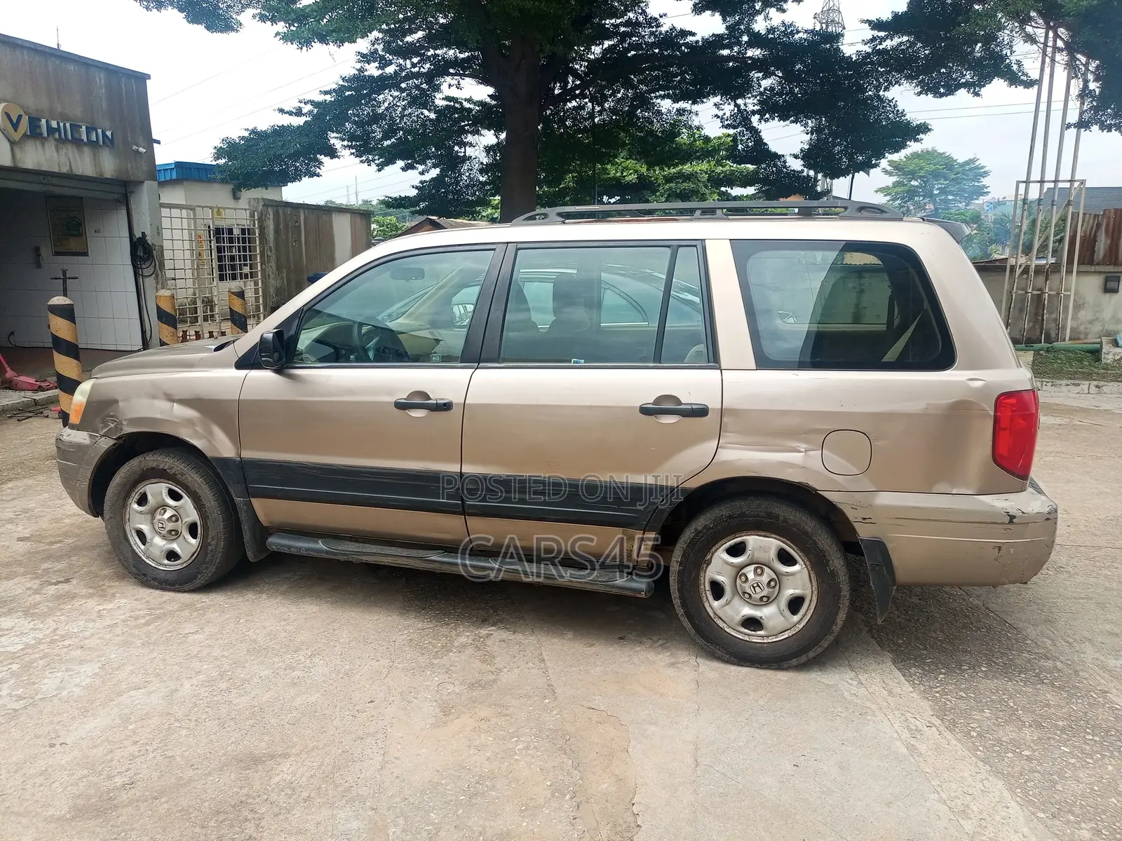 Honda Pilot 2004 Gold